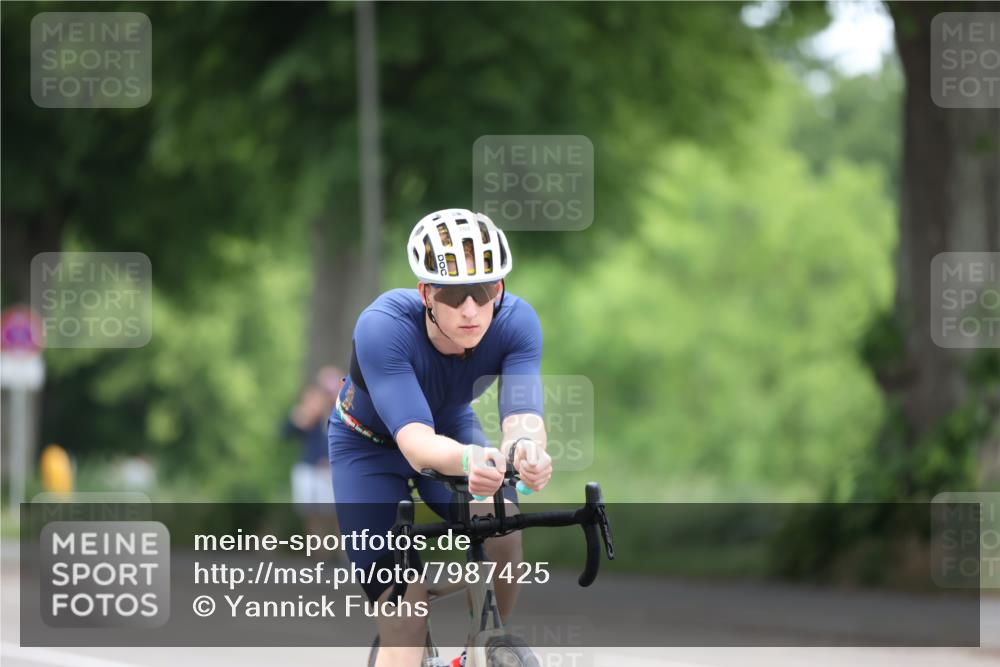 15.06.2025 - 7 Türme Triathlon Yannick Fuchs http://msf.ph/oto/7987425 15.06.2025 11:42:38 Radfahren 204, 209, 278 meine-sportfotos.de