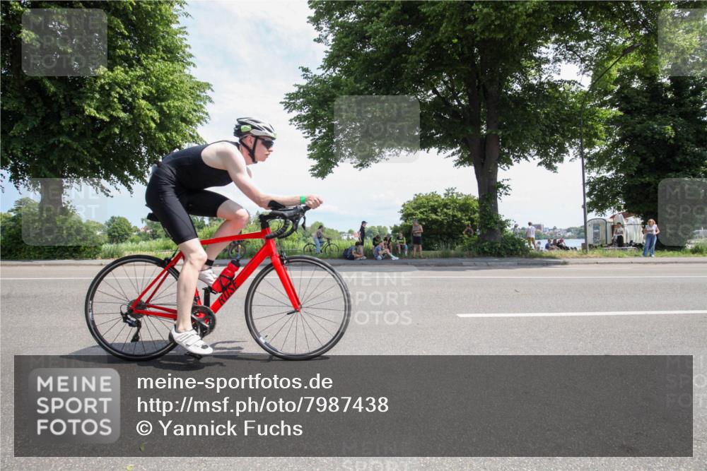 15.06.2025 - 7 Türme Triathlon Yannick Fuchs http://msf.ph/oto/7987438 15.06.2025 12:46:32 Radfahren 240, 317, 504, 566, 605, 609 meine-sportfotos.de