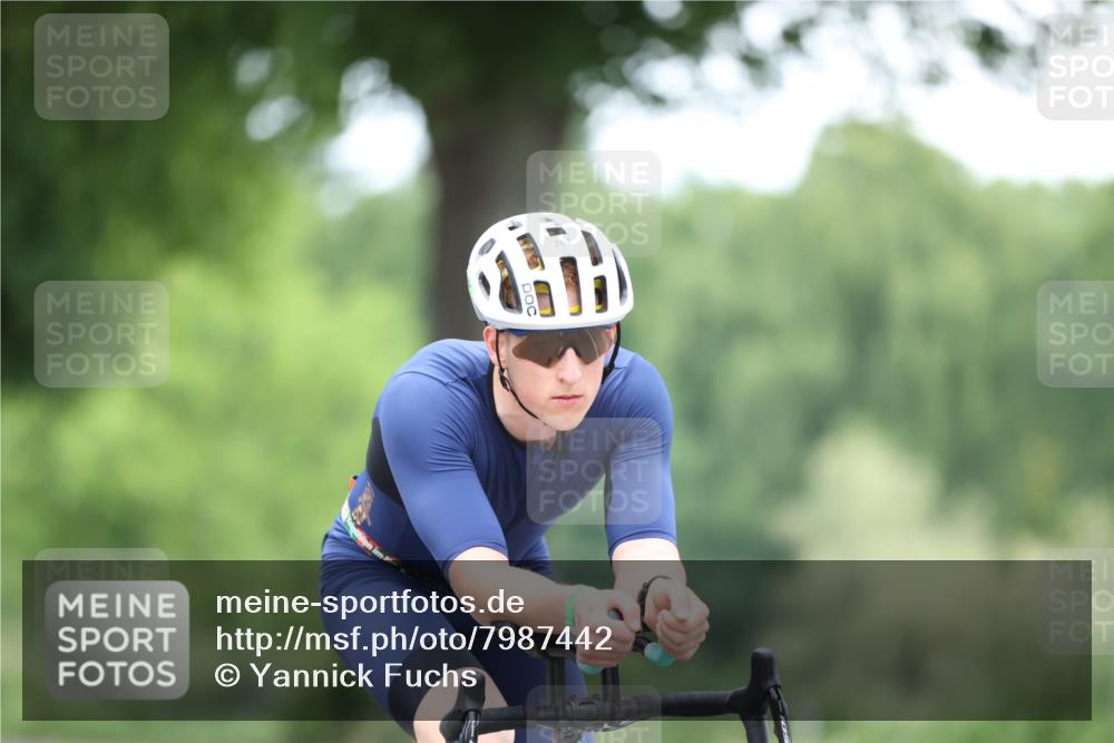 15.06.2025 - 7 Türme Triathlon Yannick Fuchs http://msf.ph/oto/7987442 15.06.2025 11:42:38 Radfahren 204, 209, 278 meine-sportfotos.de