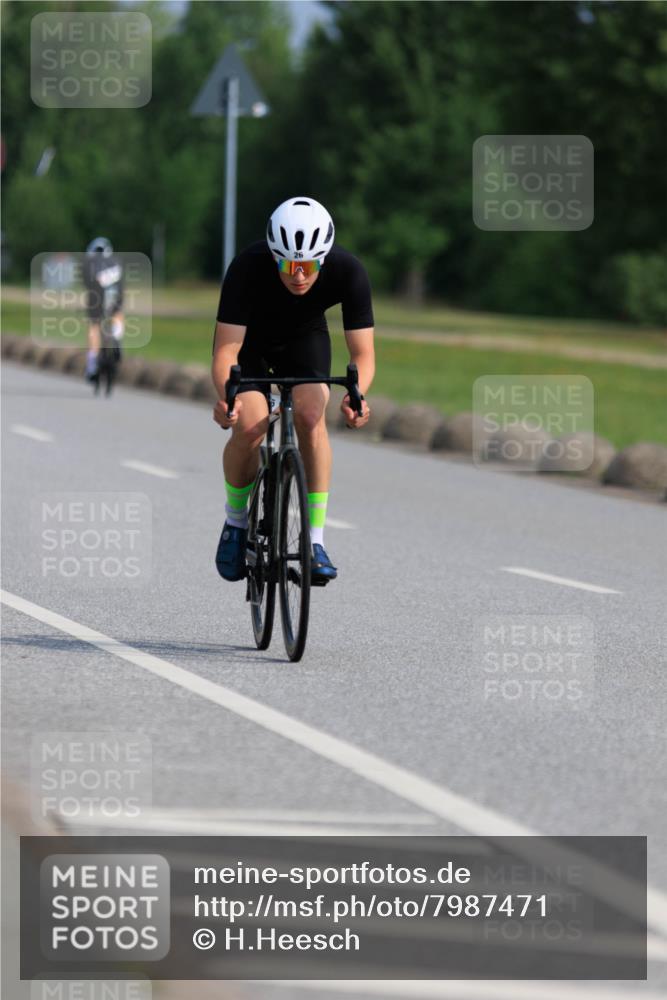 15.06.2025 - 27. Vierlanden-Triathlon H.Heesch http://msf.ph/oto/7987471 15.06.2025 09:14:03 Radfahren 26, 50, 120, 221 meine-sportfotos.de