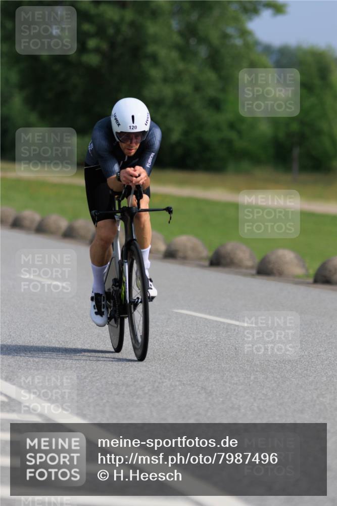 15.06.2025 - 27. Vierlanden-Triathlon H.Heesch http://msf.ph/oto/7987496 15.06.2025 09:14:09 Radfahren 50, 120, 221, 222 meine-sportfotos.de
