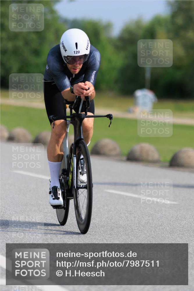 15.06.2025 - 27. Vierlanden-Triathlon H.Heesch http://msf.ph/oto/7987511 15.06.2025 09:14:10 Radfahren 50, 120, 221, 222 meine-sportfotos.de