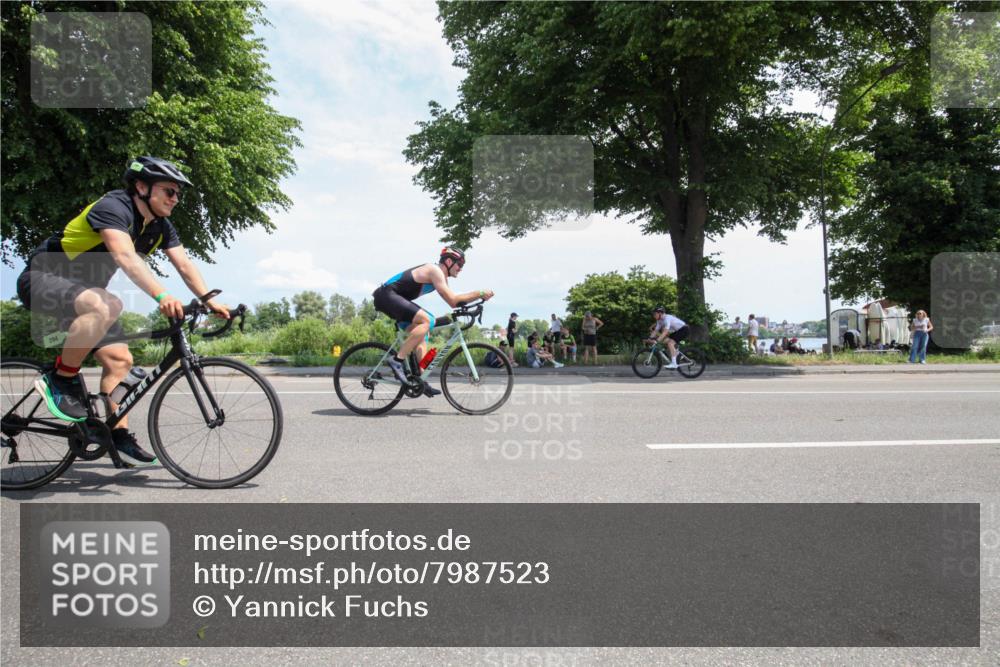 15.06.2025 - 7 Türme Triathlon Yannick Fuchs http://msf.ph/oto/7987523 15.06.2025 12:46:58 Radfahren 278, 294, 406, 414, 439, 496, 636, 657 meine-sportfotos.de