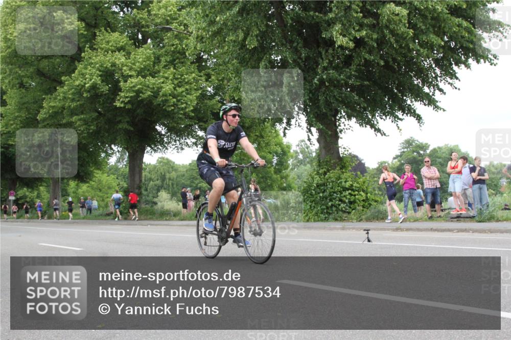 15.06.2025 - 7 Türme Triathlon Yannick Fuchs http://msf.ph/oto/7987534 15.06.2025 13:57:49 Radfahren  meine-sportfotos.de
