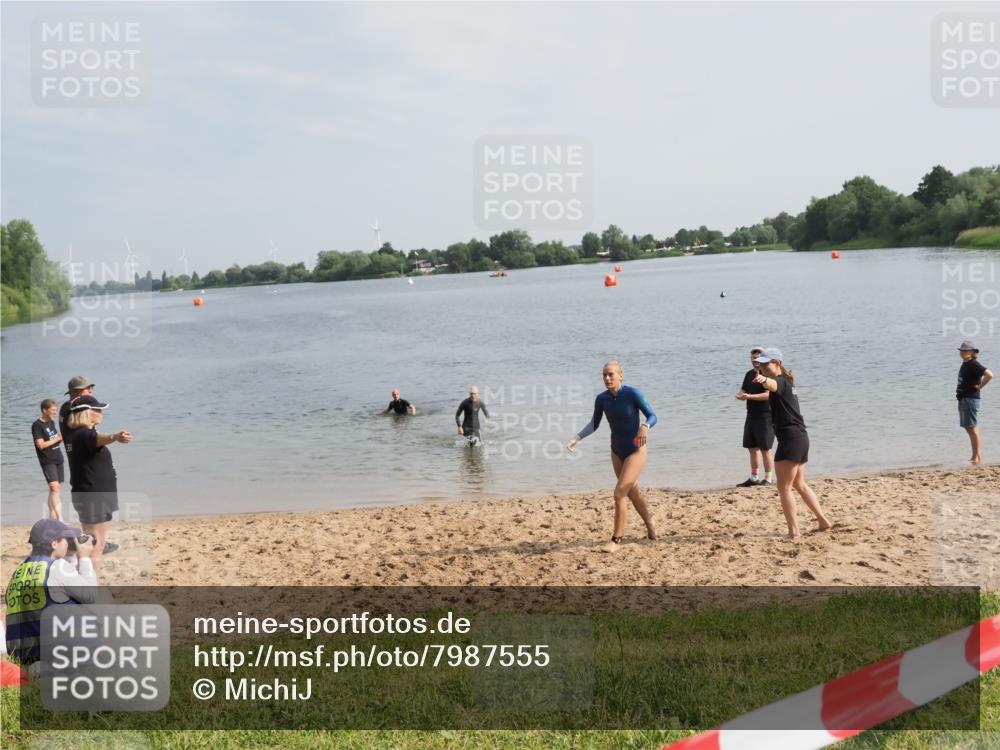 21.06.2025 - 27. Vierlanden-Triathlon MichiJ http://msf.ph/oto/7987555 15.06.2026 09:13:47 Schwimmen 203, 228 meine-sportfotos.de