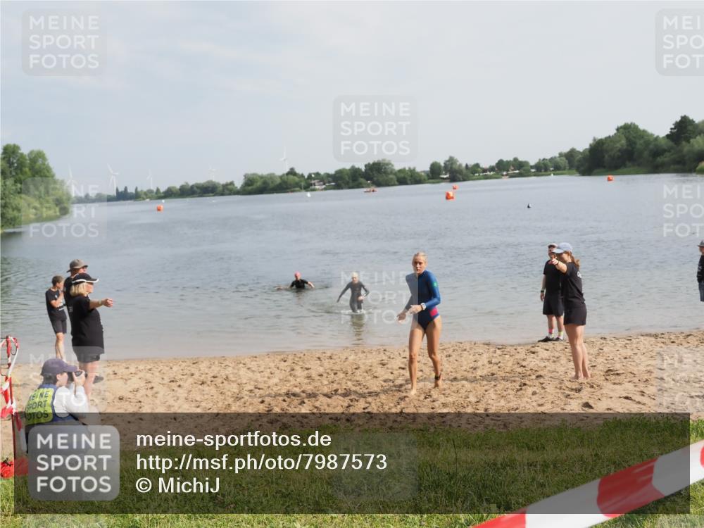 21.06.2025 - 27. Vierlanden-Triathlon MichiJ http://msf.ph/oto/7987573 15.06.2026 09:13:47 Schwimmen 203, 228 meine-sportfotos.de