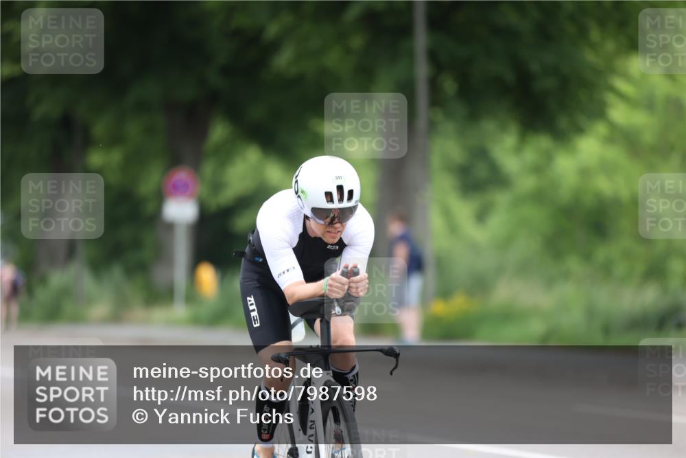 15.06.2025 - 7 Türme Triathlon Yannick Fuchs http://msf.ph/oto/7987598 15.06.2025 11:42:46 Radfahren 341 meine-sportfotos.de
