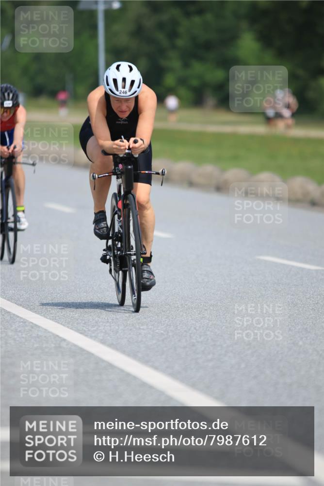 21.06.2025 - 27. Vierlanden-Triathlon H.Heesch http://msf.ph/oto/7987612 15.06.2025 11:38:22 Radfahren 226, 246, 761 meine-sportfotos.de