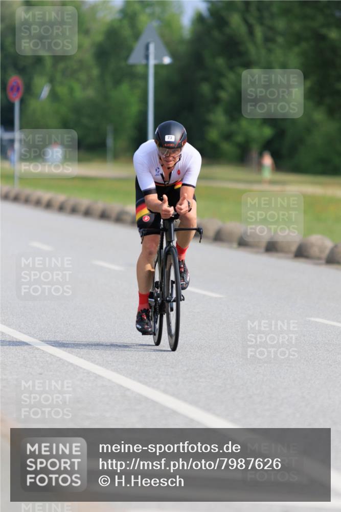 15.06.2025 - 27. Vierlanden-Triathlon H.Heesch http://msf.ph/oto/7987626 15.06.2025 09:14:55 Radfahren 73, 212, 216, 231 meine-sportfotos.de