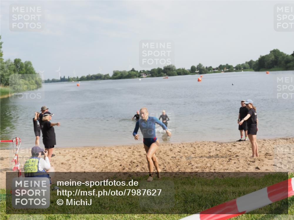 21.06.2025 - 27. Vierlanden-Triathlon MichiJ http://msf.ph/oto/7987627 15.06.2026 09:13:49 Schwimmen 203, 228 meine-sportfotos.de