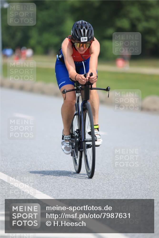 15.06.2025 - 27. Vierlanden-Triathlon H.Heesch http://msf.ph/oto/7987631 15.06.2025 11:38:23 Radfahren 226, 246, 677, 761 meine-sportfotos.de
