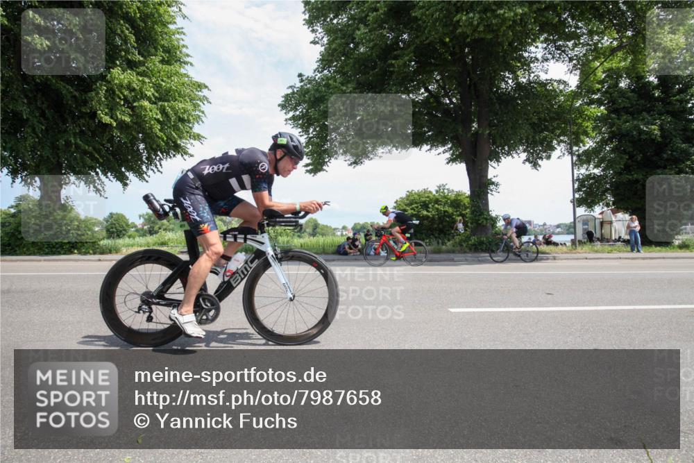 15.06.2025 - 7 Türme Triathlon Yannick Fuchs http://msf.ph/oto/7987658 15.06.2025 12:47:52 Radfahren 247, 397, 411, 443, 477, 504, 566, 609 meine-sportfotos.de
