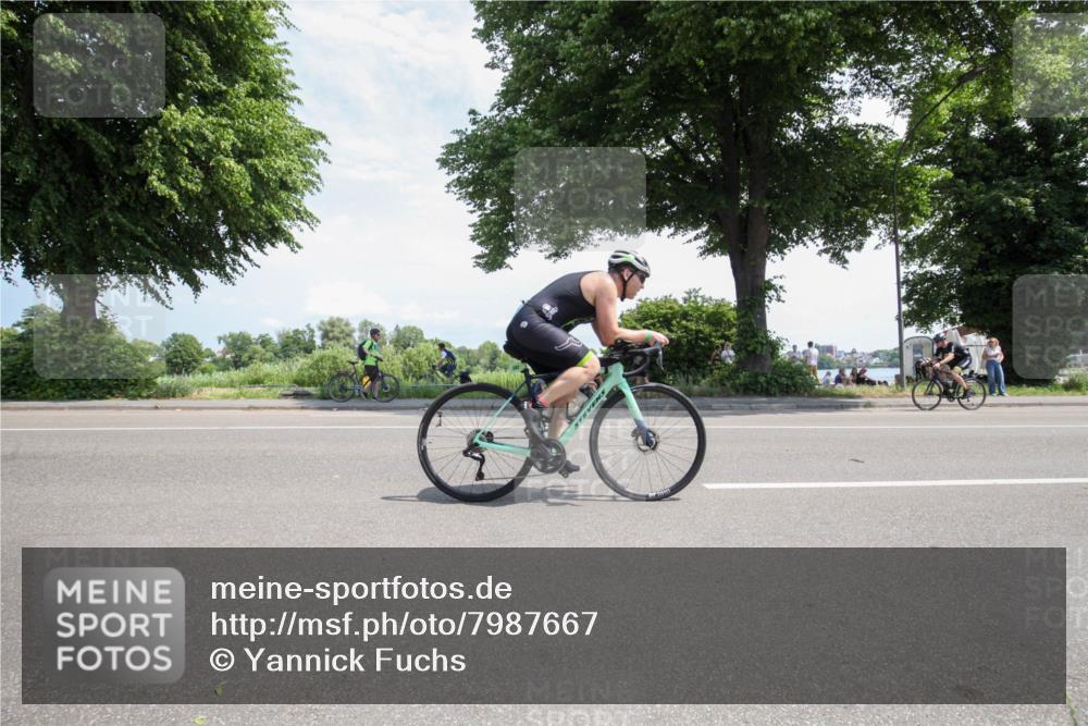 15.06.2025 - 7 Türme Triathlon Yannick Fuchs http://msf.ph/oto/7987667 15.06.2025 12:48:01 Radfahren 260, 317, 366, 374, 397, 504, 523, 566, 605 meine-sportfotos.de