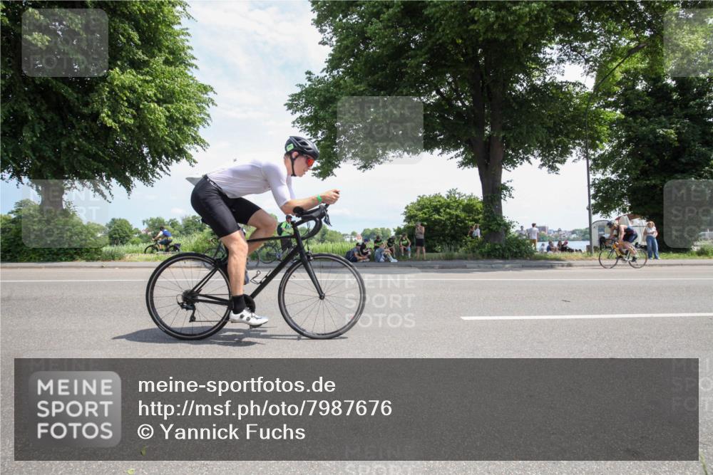 15.06.2025 - 7 Türme Triathlon Yannick Fuchs http://msf.ph/oto/7987676 15.06.2025 12:48:02 Radfahren 260, 317, 366, 374, 397, 504, 523, 566, 605 meine-sportfotos.de