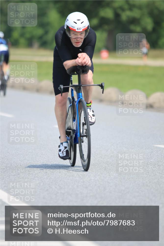 21.06.2025 - 27. Vierlanden-Triathlon H.Heesch http://msf.ph/oto/7987683 15.06.2025 11:38:38 Radfahren 636, 668, 716, 793, 837 meine-sportfotos.de