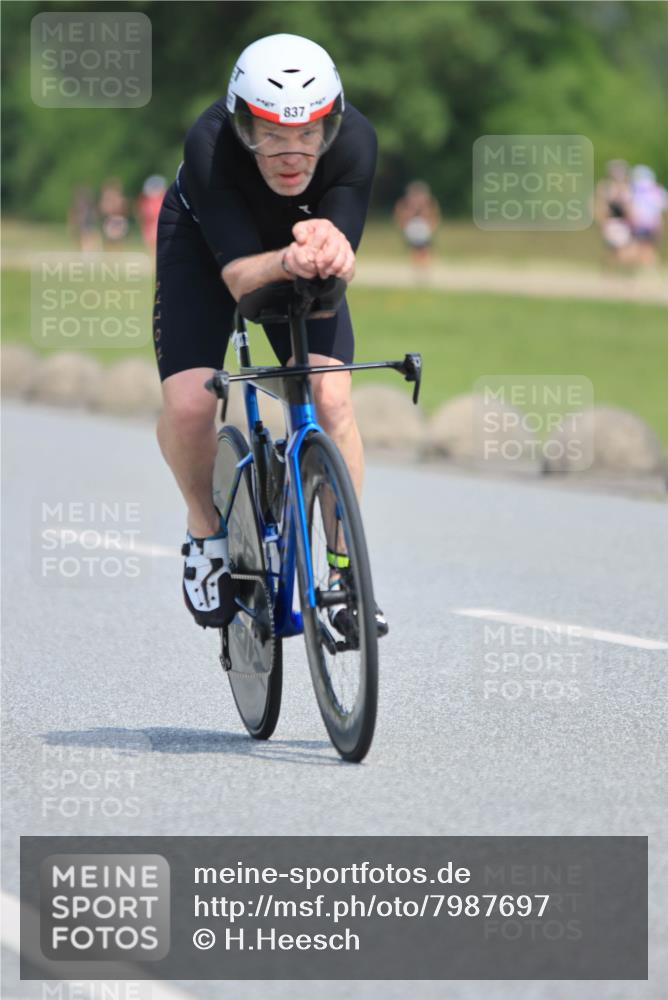15.06.2025 - 27. Vierlanden-Triathlon H.Heesch http://msf.ph/oto/7987697 15.06.2025 11:38:38 Radfahren 636, 668, 716, 793, 837 meine-sportfotos.de