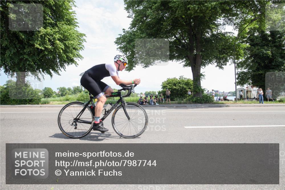 15.06.2025 - 7 Türme Triathlon Yannick Fuchs http://msf.ph/oto/7987744 15.06.2025 12:48:54 Radfahren 256, 445, 446, 540, 633 meine-sportfotos.de
