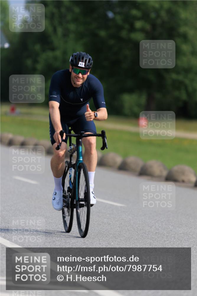 15.06.2025 - 27. Vierlanden-Triathlon H.Heesch http://msf.ph/oto/7987754 15.06.2025 09:16:13 Radfahren 43 meine-sportfotos.de