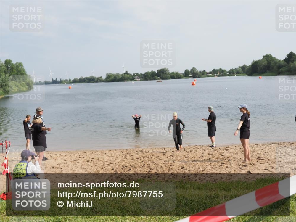 21.06.2025 - 27. Vierlanden-Triathlon MichiJ http://msf.ph/oto/7987755 15.06.2026 09:13:52 Schwimmen 203, 228 meine-sportfotos.de