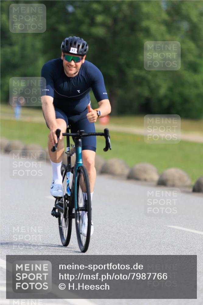 15.06.2025 - 27. Vierlanden-Triathlon H.Heesch http://msf.ph/oto/7987766 15.06.2025 09:16:14 Radfahren 43 meine-sportfotos.de