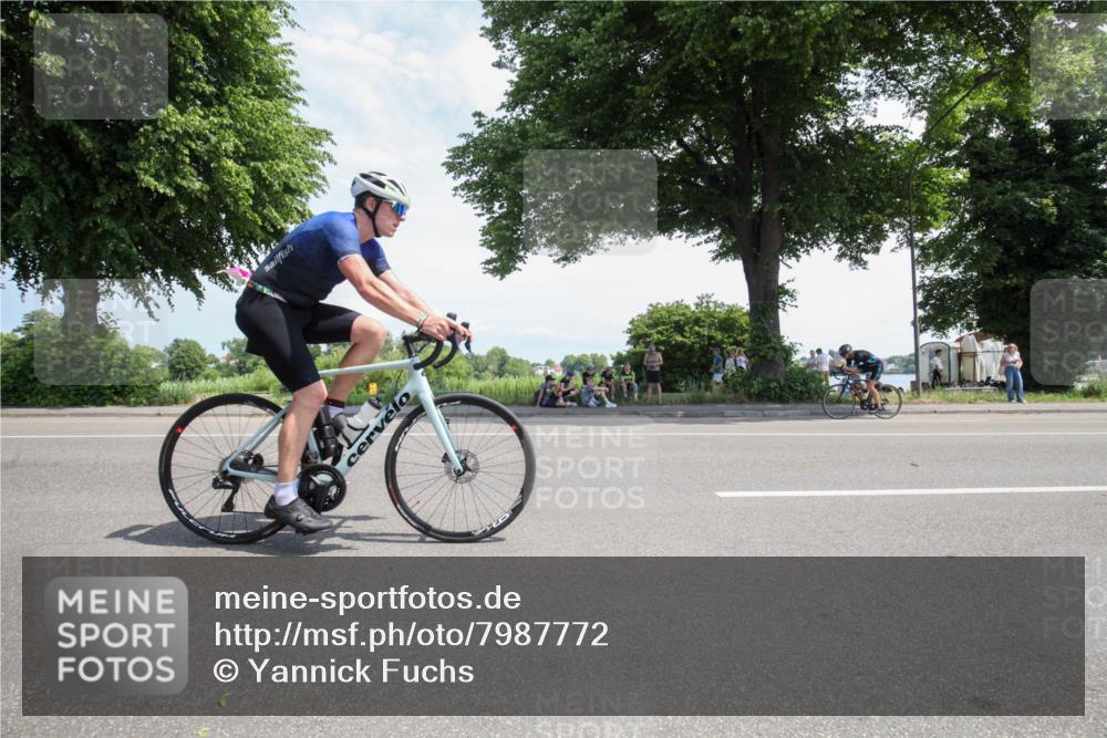 15.06.2025 - 7 Türme Triathlon Yannick Fuchs http://msf.ph/oto/7987772 15.06.2025 12:49:03 Radfahren 202, 262, 445, 633 meine-sportfotos.de