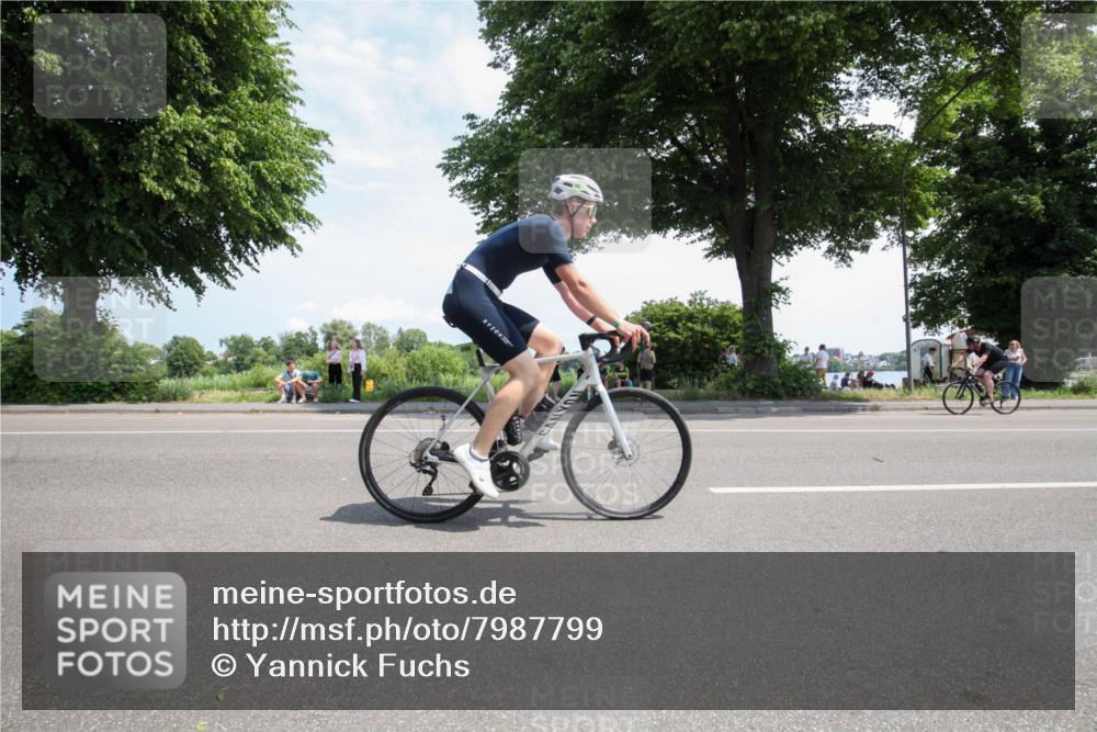 15.06.2025 - 7 Türme Triathlon Yannick Fuchs http://msf.ph/oto/7987799 15.06.2025 12:49:24 Radfahren 247, 366, 397, 411, 448, 656 meine-sportfotos.de