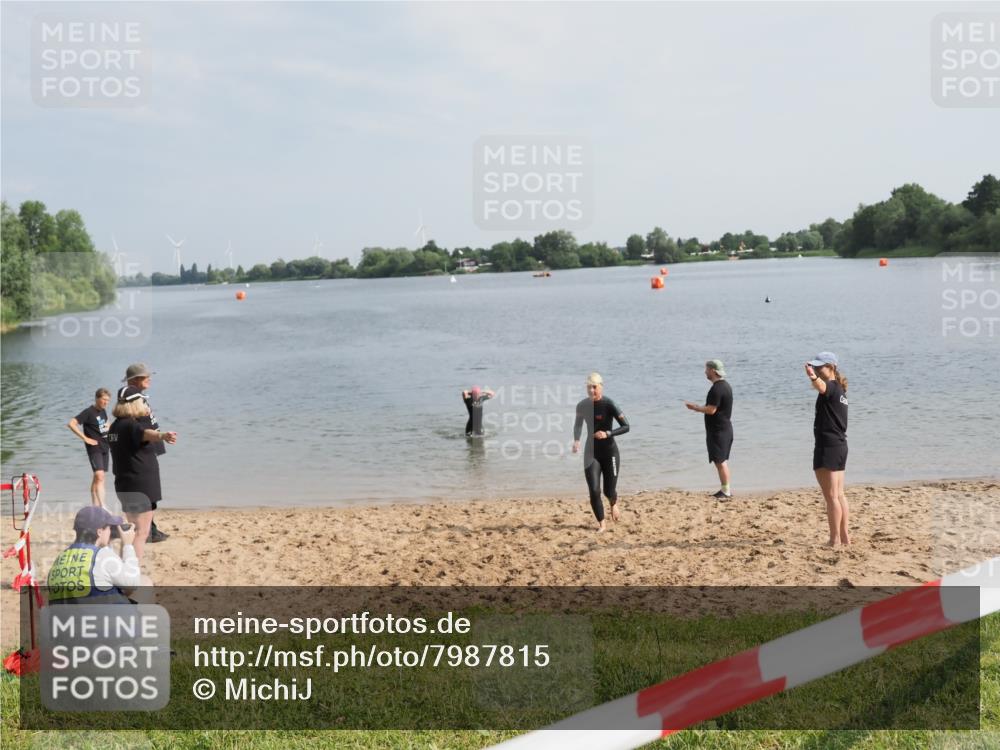 21.06.2025 - 27. Vierlanden-Triathlon MichiJ http://msf.ph/oto/7987815 15.06.2026 09:13:53 Schwimmen 203, 228 meine-sportfotos.de