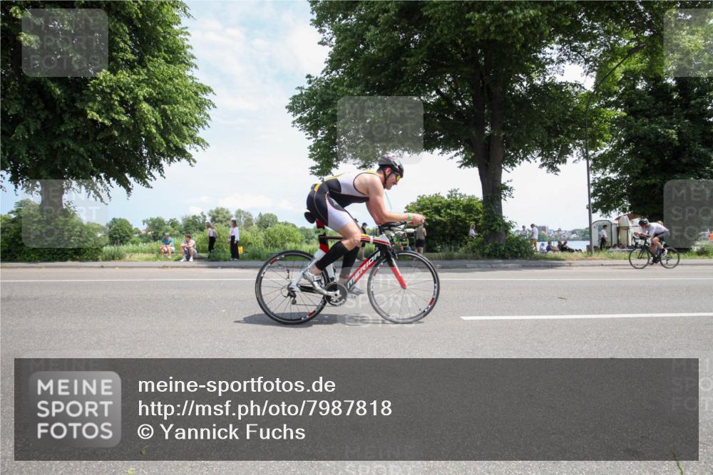 15.06.2025 - 7 Türme Triathlon Yannick Fuchs http://msf.ph/oto/7987818 15.06.2025 12:49:35 Radfahren 261, 366, 462, 638, 671 meine-sportfotos.de