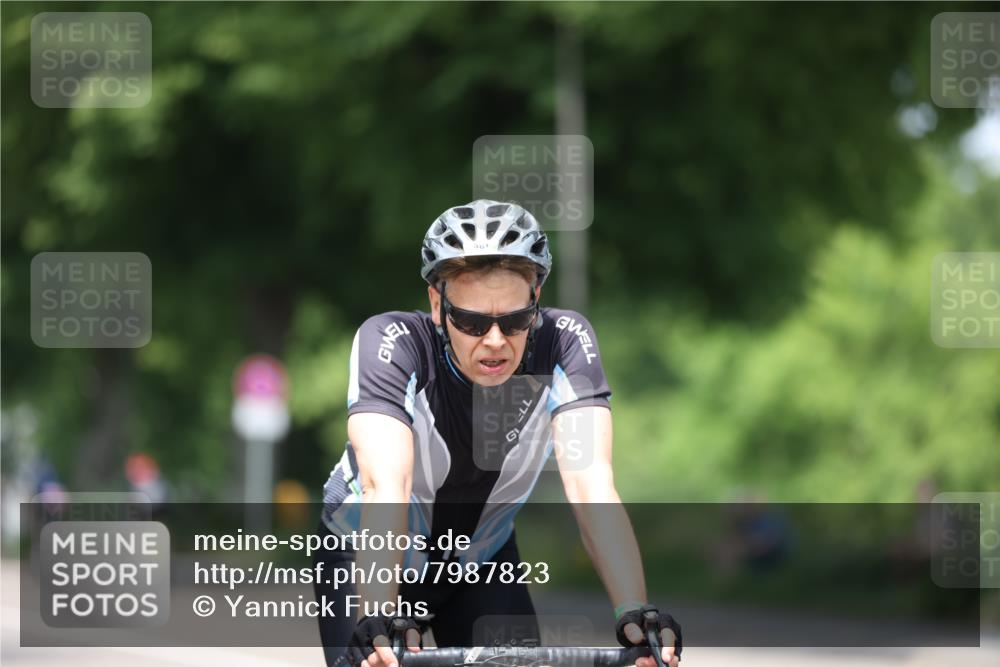 15.06.2025 - 7 Türme Triathlon Yannick Fuchs http://msf.ph/oto/7987823 15.06.2025 12:59:09 Radfahren 361, 503, 579, 639, 647, 919, 1071 meine-sportfotos.de