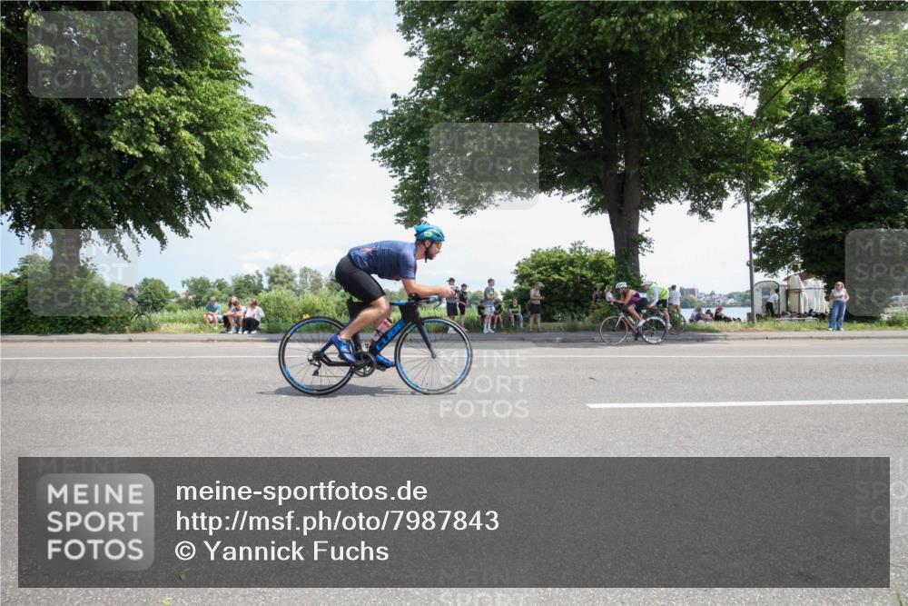 15.06.2025 - 7 Türme Triathlon Yannick Fuchs http://msf.ph/oto/7987843 15.06.2025 12:49:45 Radfahren 260, 462, 466, 511, 677 meine-sportfotos.de