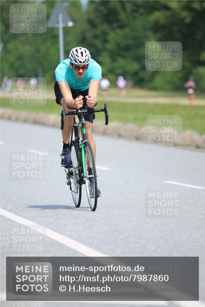 15.06.2025 - 27. Vierlanden-Triathlon H.Heesch http://msf.ph/oto/7987860 15.06.2025 11:39:05 Radfahren 227, 643, 732, 733 meine-sportfotos.de