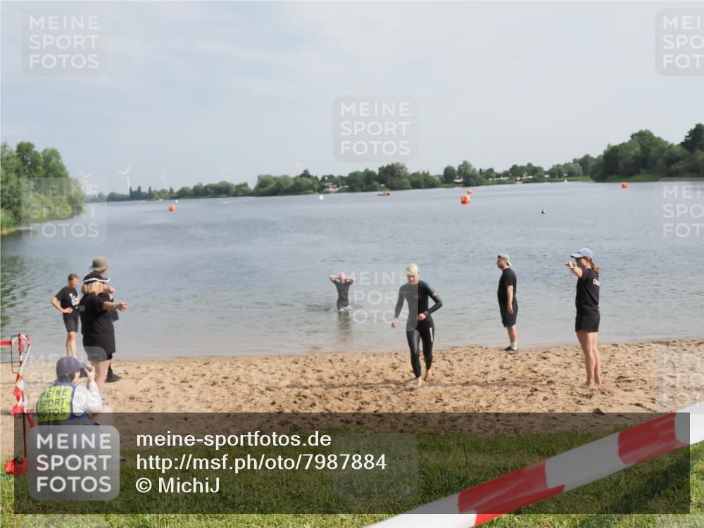 21.06.2025 - 27. Vierlanden-Triathlon MichiJ http://msf.ph/oto/7987884 15.06.2026 09:13:54 Schwimmen 198, 203, 228 meine-sportfotos.de