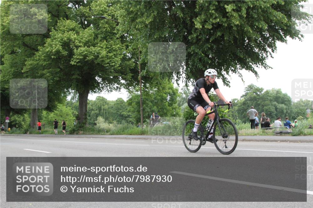 15.06.2025 - 7 Türme Triathlon Yannick Fuchs http://msf.ph/oto/7987930 15.06.2025 14:04:27 Radfahren  meine-sportfotos.de