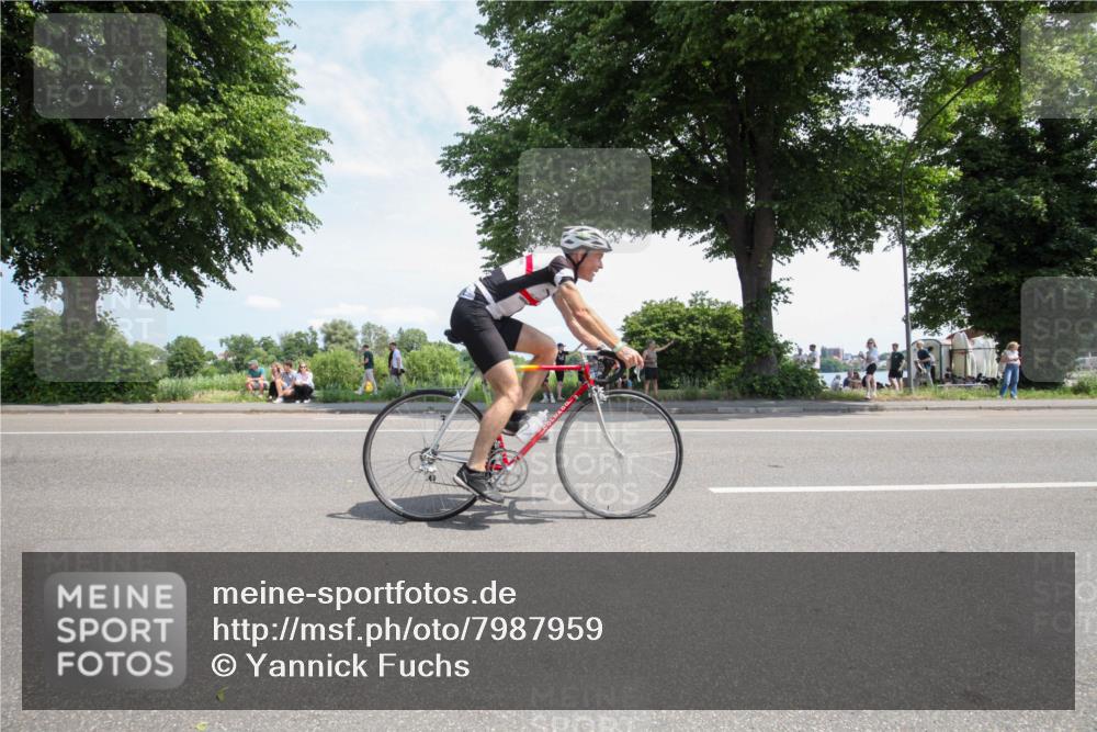 15.06.2025 - 7 Türme Triathlon Yannick Fuchs http://msf.ph/oto/7987959 15.06.2025 12:50:44 Radfahren 293, 396, 451, 678 meine-sportfotos.de