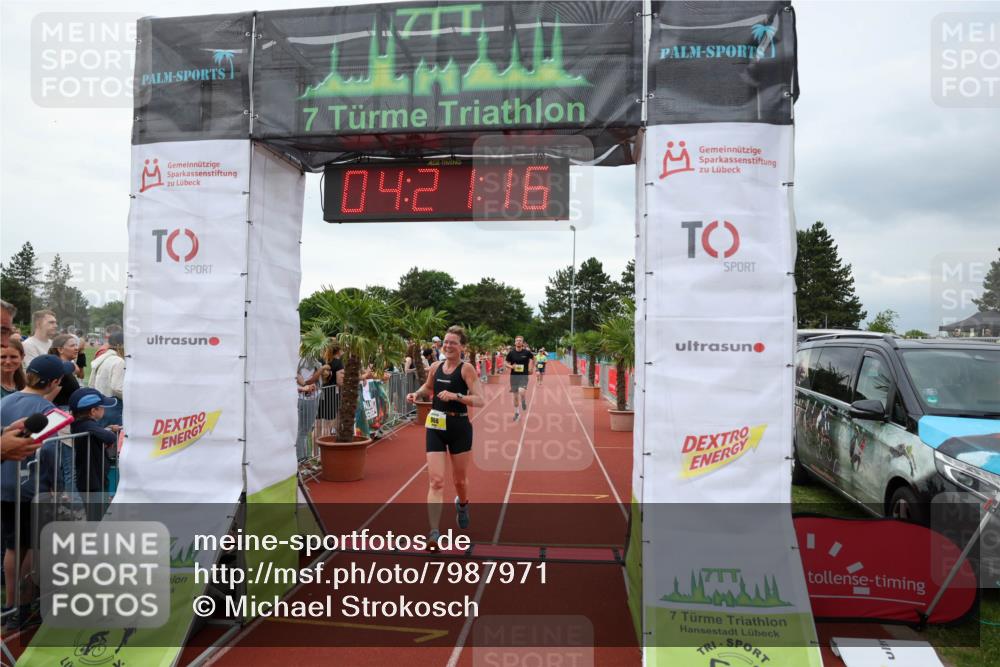 15.06.2025 - 7 Türme Triathlon Michael Strokosch http://msf.ph/oto/7987971 15.06.2025 14:21:16 Ziel 960, 1051 meine-sportfotos.de