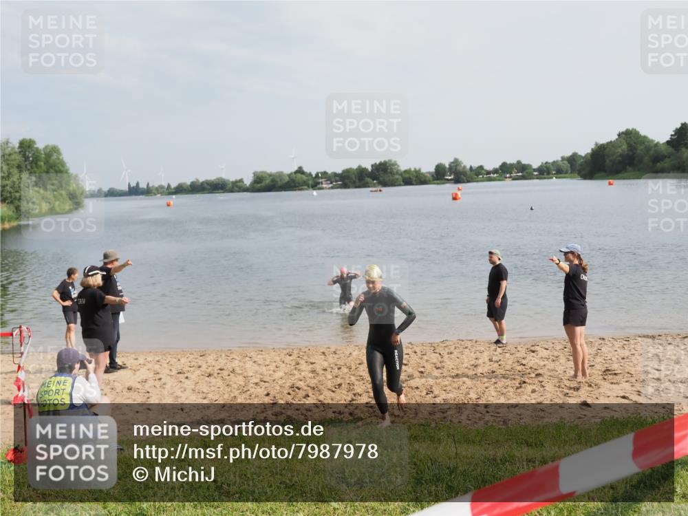 21.06.2025 - 27. Vierlanden-Triathlon MichiJ http://msf.ph/oto/7987978 15.06.2026 09:13:55 Schwimmen 198, 203, 228 meine-sportfotos.de