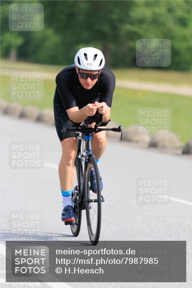 15.06.2025 - 27. Vierlanden-Triathlon H.Heesch http://msf.ph/oto/7987985 15.06.2025 09:19:34 Radfahren 99, 120, 122, 128, 199 meine-sportfotos.de