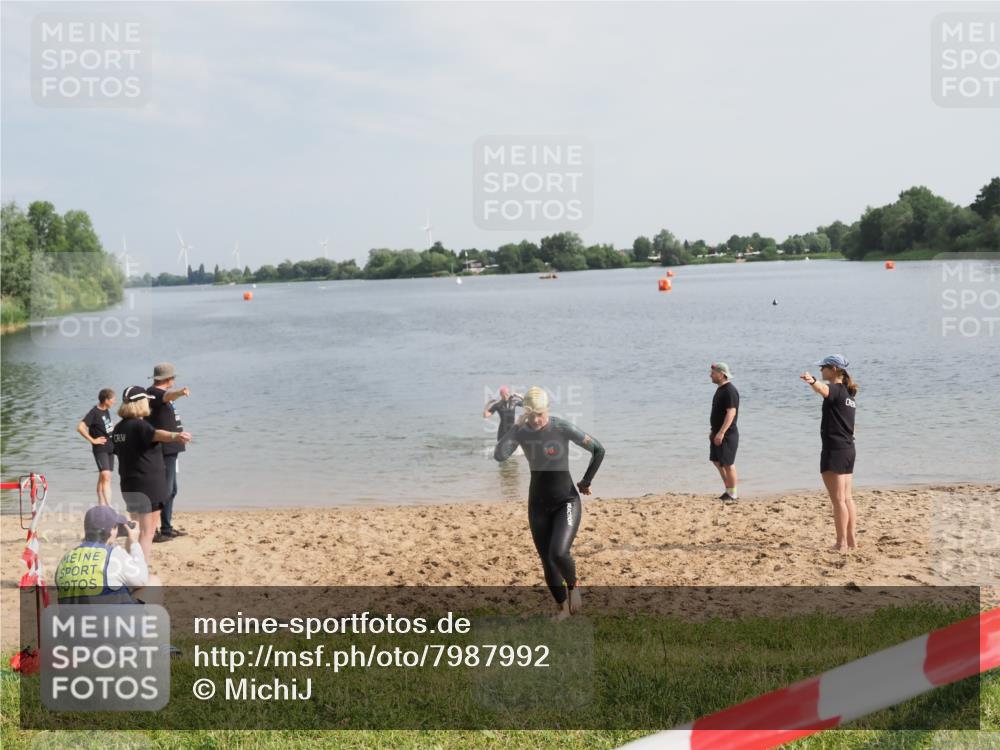 21.06.2025 - 27. Vierlanden-Triathlon MichiJ http://msf.ph/oto/7987992 15.06.2026 09:13:55 Schwimmen 198, 203, 228 meine-sportfotos.de
