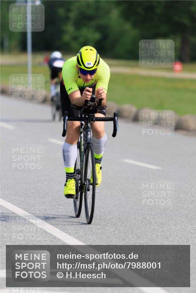 15.06.2025 - 27. Vierlanden-Triathlon H.Heesch http://msf.ph/oto/7988001 15.06.2025 09:19:39 Radfahren 99, 199 meine-sportfotos.de