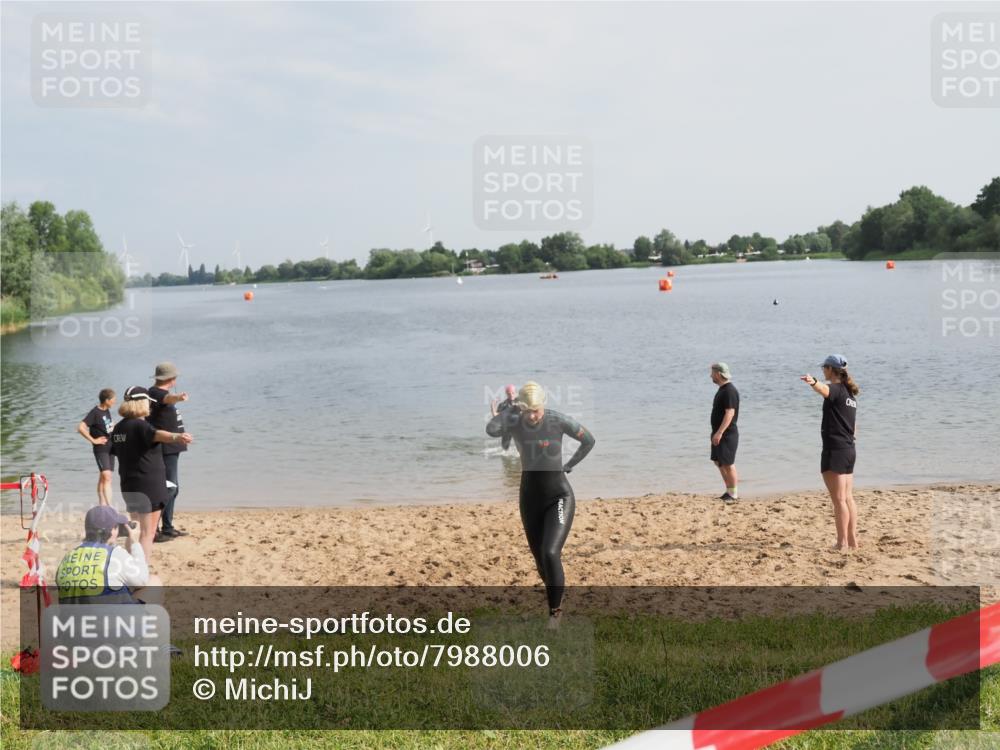 21.06.2025 - 27. Vierlanden-Triathlon MichiJ http://msf.ph/oto/7988006 15.06.2026 09:13:55 Schwimmen 198, 203, 228 meine-sportfotos.de