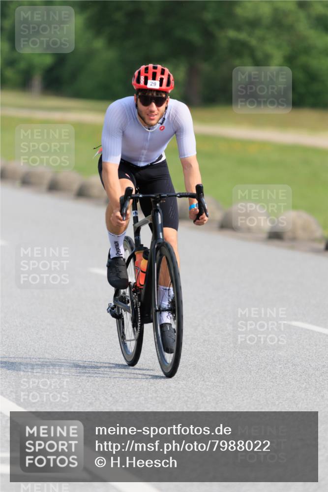 15.06.2025 - 27. Vierlanden-Triathlon H.Heesch http://msf.ph/oto/7988022 15.06.2025 09:19:53 Radfahren 29, 47, 67, 187, 250 meine-sportfotos.de