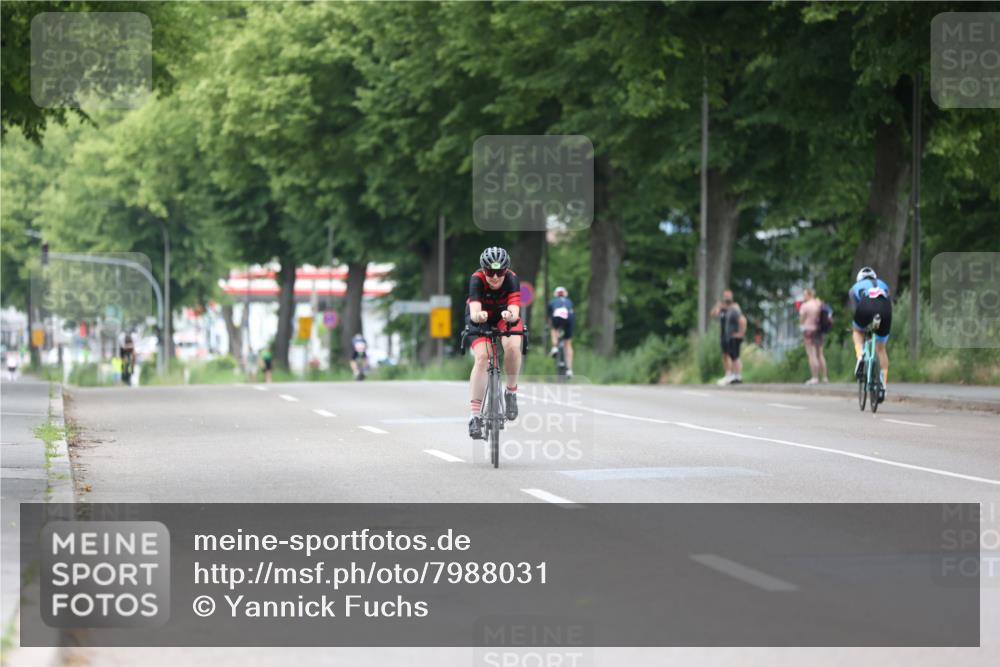 15.06.2025 - 7 Türme Triathlon Yannick Fuchs http://msf.ph/oto/7988031 15.06.2025 11:44:02 Radfahren 232, 233, 236 meine-sportfotos.de