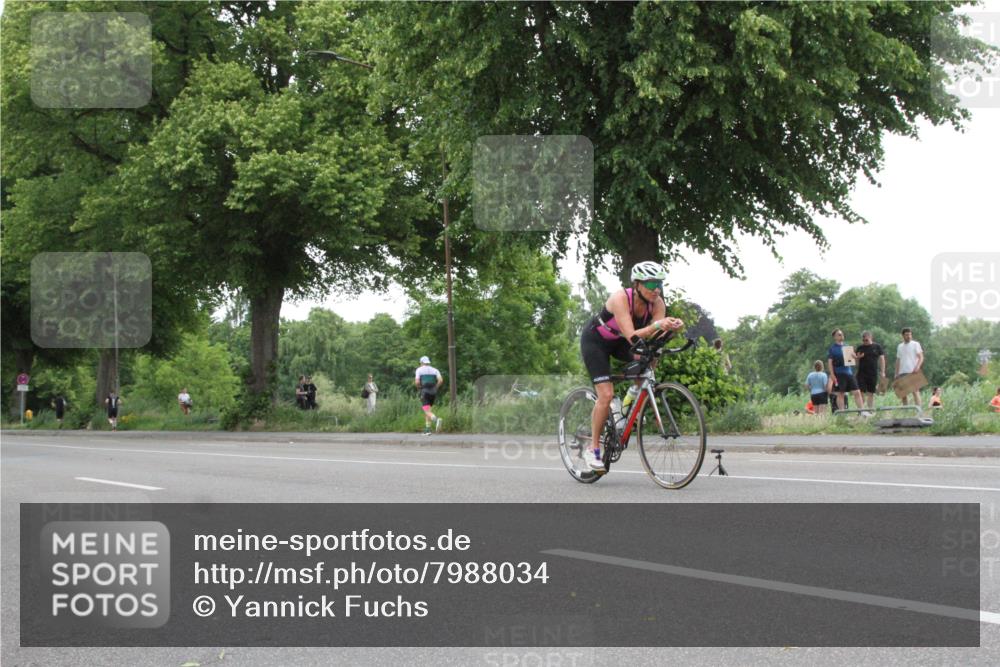 15.06.2025 - 7 Türme Triathlon Yannick Fuchs http://msf.ph/oto/7988034 15.06.2025 14:11:23 Radfahren  meine-sportfotos.de