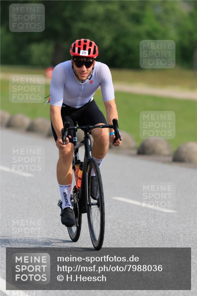 15.06.2025 - 27. Vierlanden-Triathlon H.Heesch http://msf.ph/oto/7988036 15.06.2025 09:19:53 Radfahren 29, 47, 67, 187, 250 meine-sportfotos.de
