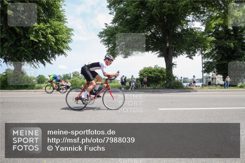 15.06.2025 - 7 Türme Triathlon Yannick Fuchs http://msf.ph/oto/7988039 15.06.2025 12:51:26 Radfahren 387, 466, 575, 591, 661, 677 meine-sportfotos.de