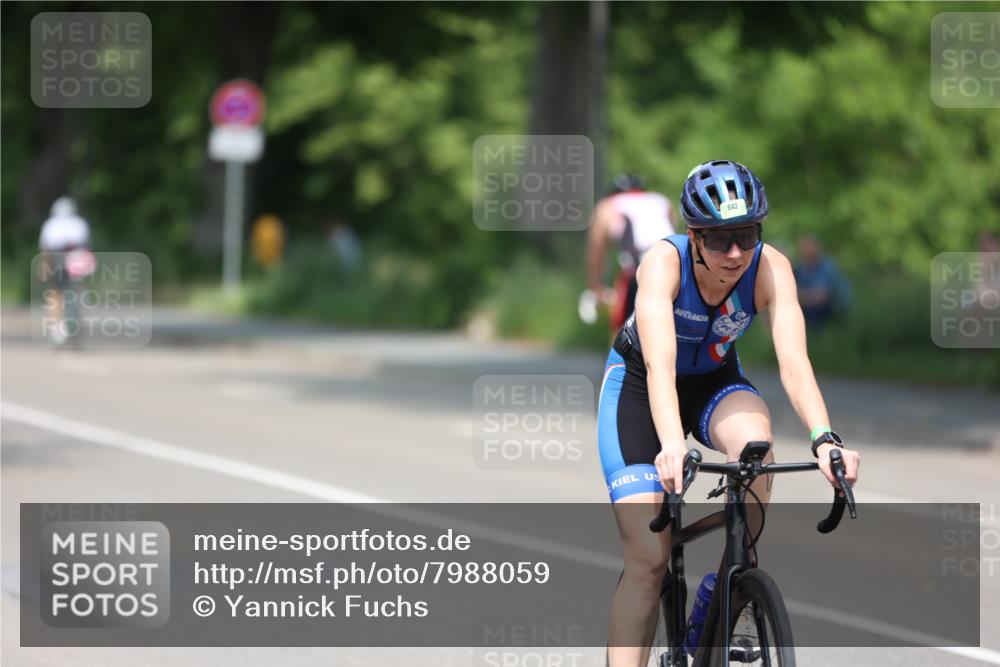 15.06.2025 - 7 Türme Triathlon Yannick Fuchs http://msf.ph/oto/7988059 15.06.2025 12:59:34 Radfahren 663, 727, 859 meine-sportfotos.de