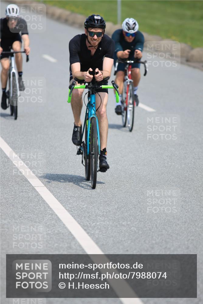 21.06.2025 - 27. Vierlanden-Triathlon H.Heesch http://msf.ph/oto/7988074 15.06.2025 11:40:28 Radfahren 206, 647, 678, 694, 707, 710, 740, 760 meine-sportfotos.de
