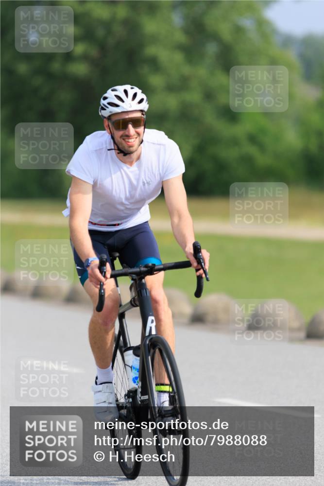 15.06.2025 - 27. Vierlanden-Triathlon H.Heesch http://msf.ph/oto/7988088 15.06.2025 09:20:04 Radfahren 3, 26, 100 meine-sportfotos.de