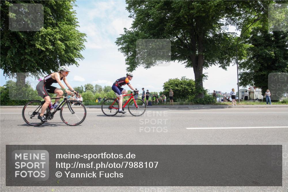 15.06.2025 - 7 Türme Triathlon Yannick Fuchs http://msf.ph/oto/7988107 15.06.2025 12:52:16 Radfahren 400, 451, 500 meine-sportfotos.de