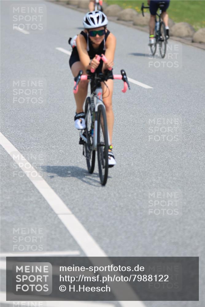 15.06.2025 - 27. Vierlanden-Triathlon H.Heesch http://msf.ph/oto/7988122 15.06.2025 11:40:33 Radfahren 206, 647, 678, 694, 710, 740, 760, 910 meine-sportfotos.de